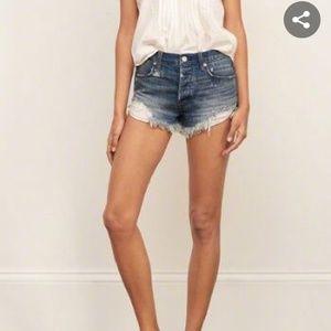 Abercrombie & Fitch festival short